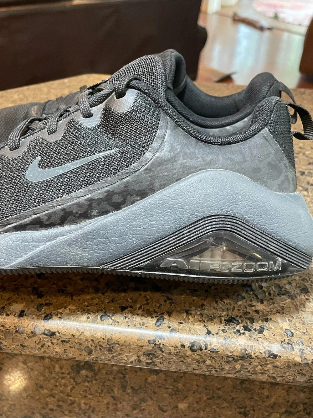 Nike Bella 7 Air Zoom Women’s 8.5 Black & Gray Leopard Print Accent FZ1689-002